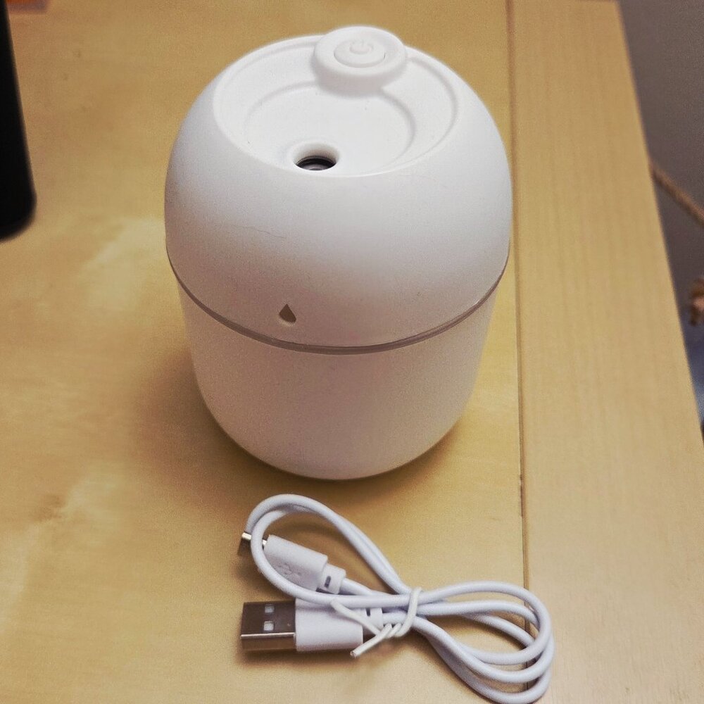 🪻 Small Humidifier Quiet Warm Light Personal size for Desk NEW White USB Cord